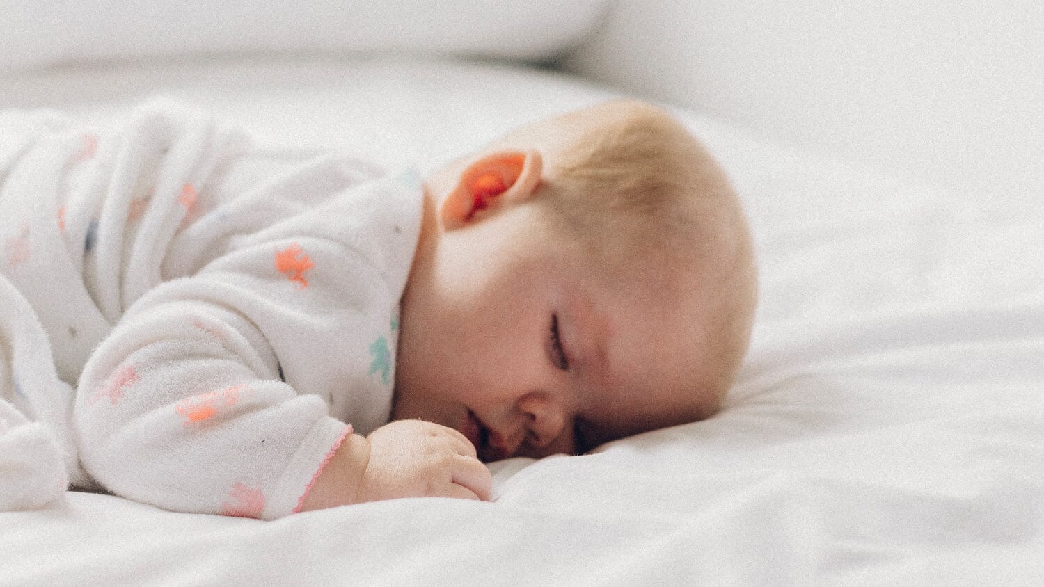 Comment réveiller bébé après une sieste