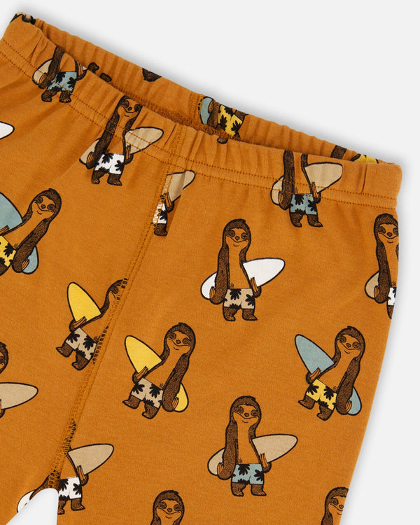 Organic Cotton Two-Piece Short Pajama Set Sloths On Tan And Mottled Background Pajamas Deux par Deux