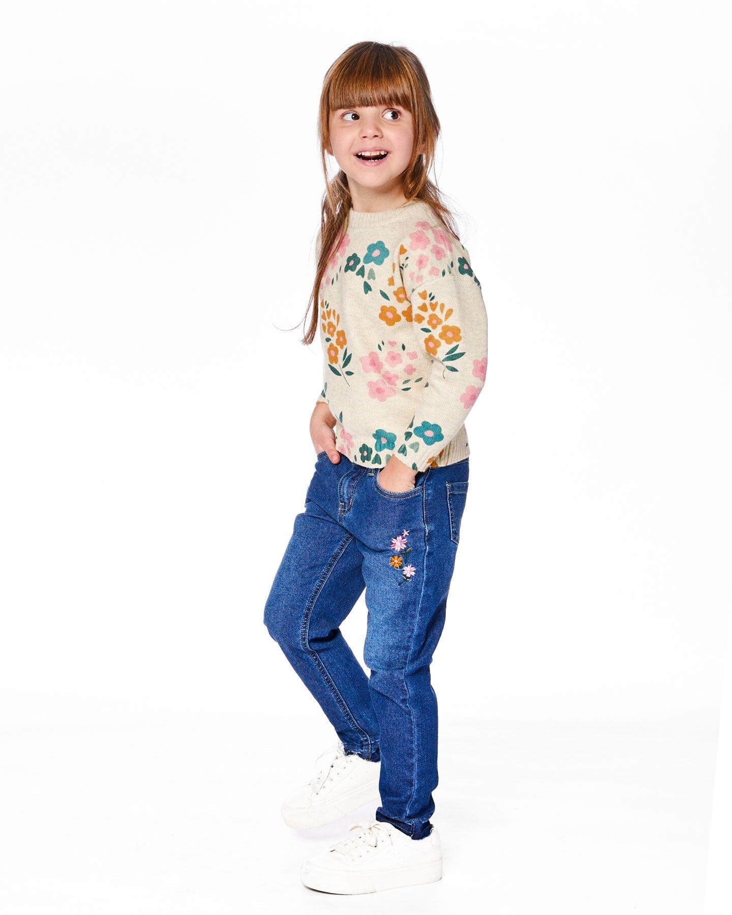 Jeans Blue Denim With Frayed Hems And Floral Embroideries - H20J21_123