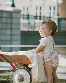 Organic Cotton Jersey Onesie And Muslin Overall Set White And Pink Printed Berries - H30B14_3H059