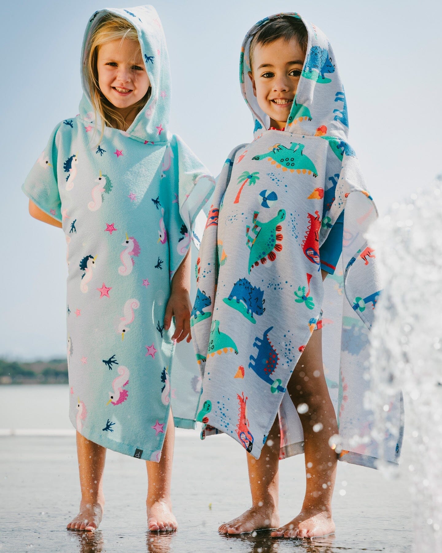 Hooded Beach Towel Grey Baby Dinosaur Print - H30OP_3H161