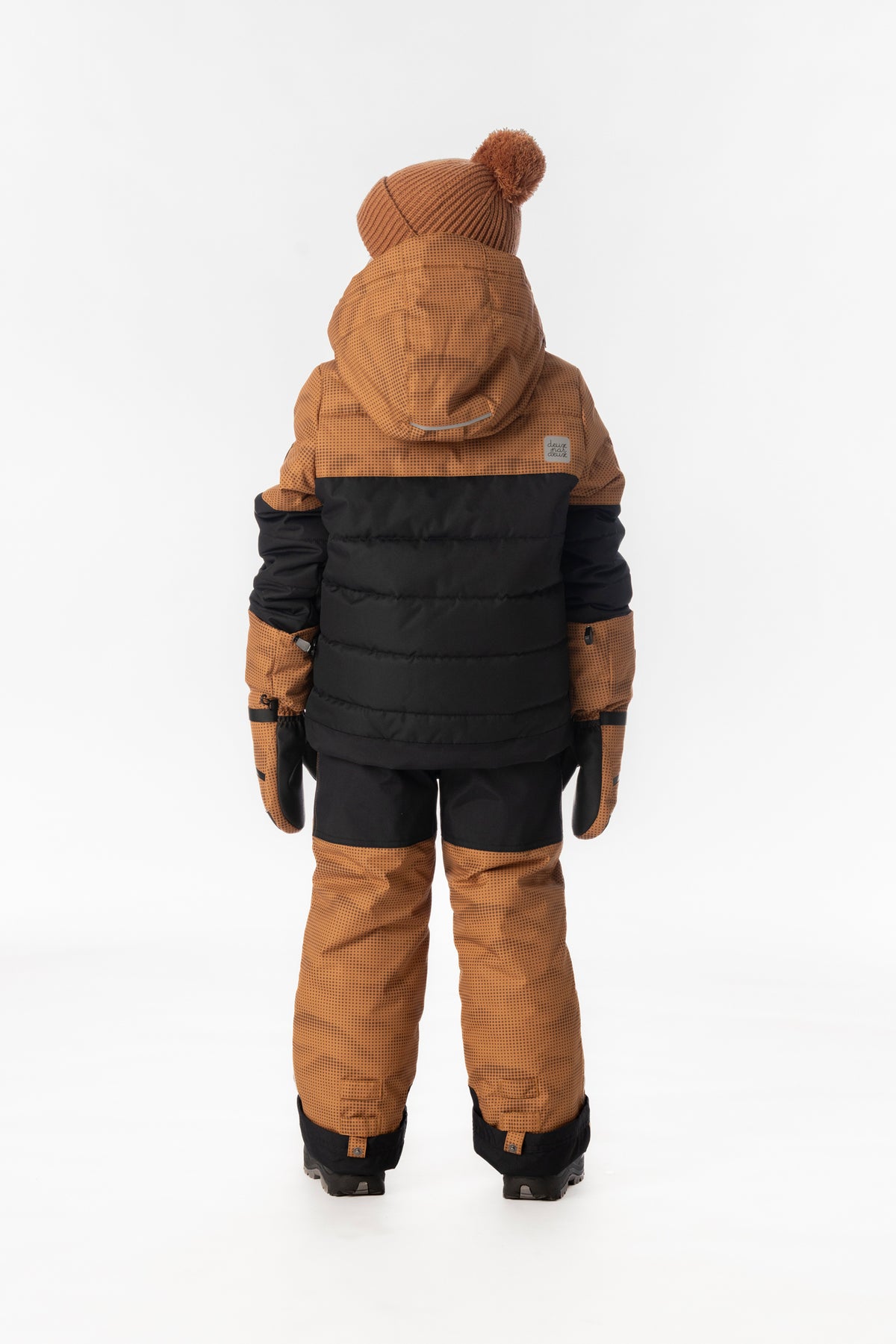 Zweiteiliger PLAY-Schneeanzug zum Spielen in Braun und Schwarz mit brauner Hose
