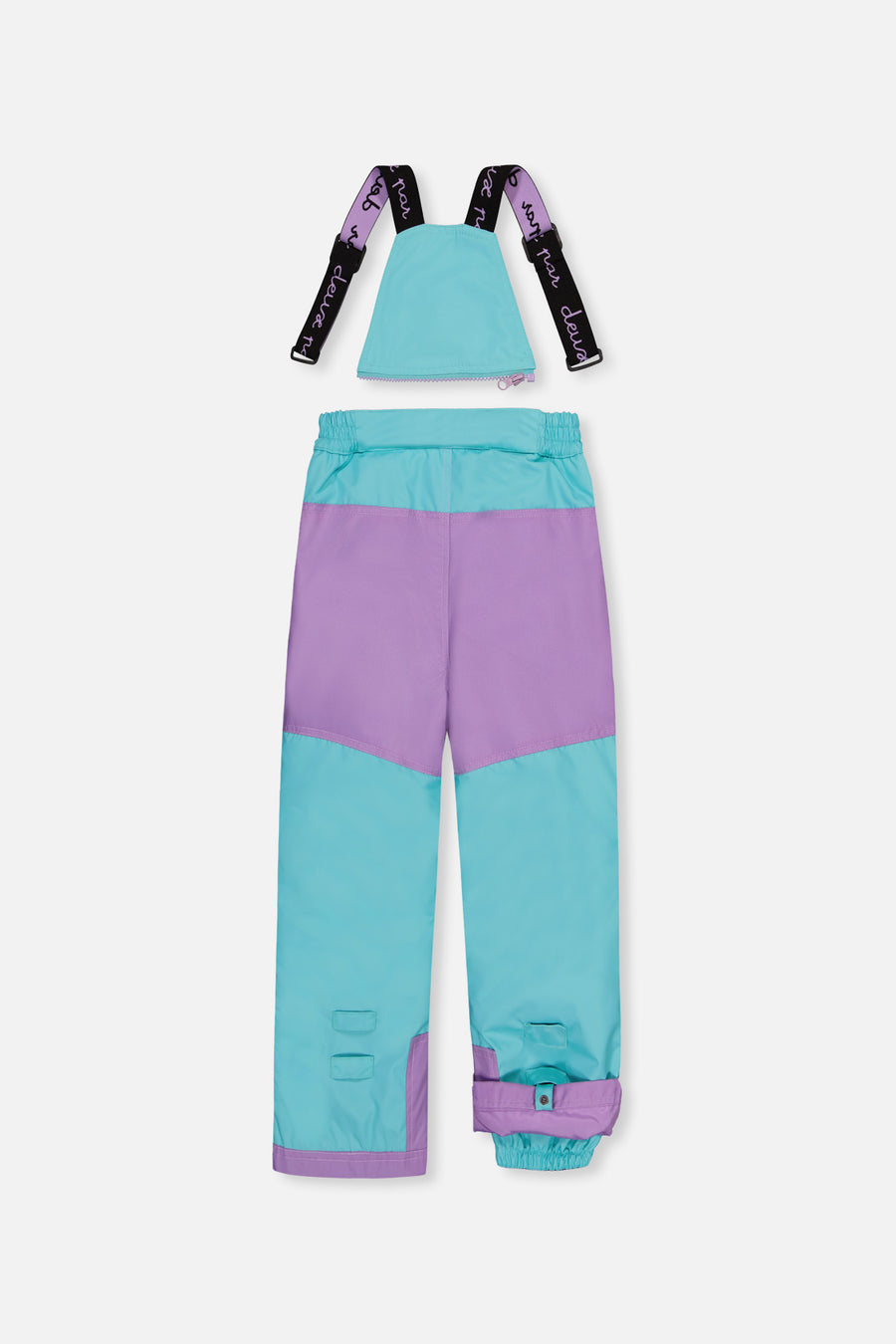 Zweiteiliger Spiel-Schneeanzug in mehreren Farben mit Rautenmuster, türkisfarbener Jacke und violetten Hosen