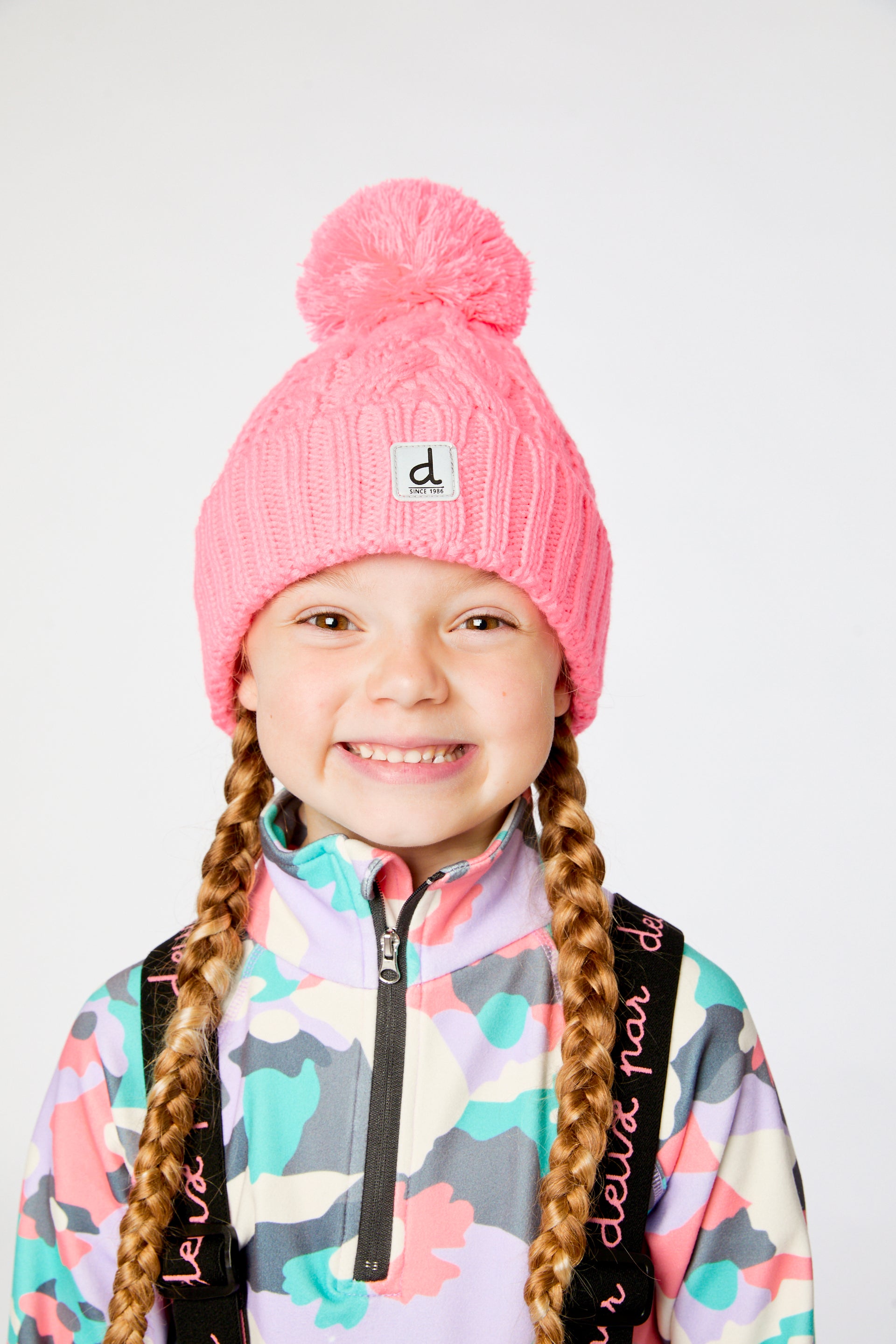 Winterstrickmütze mit Bommel Neonkoralle