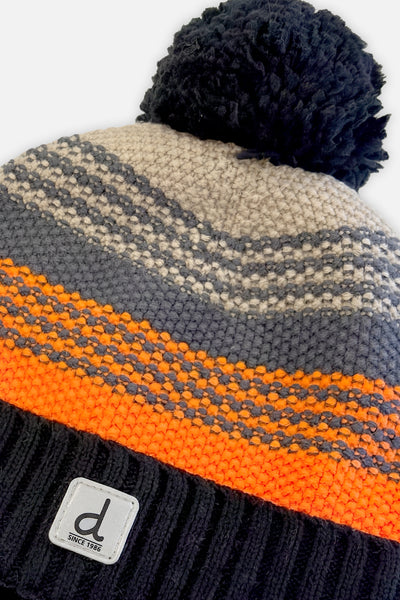 Winterstrickmütze mit Bommel, grau und orange gestreift