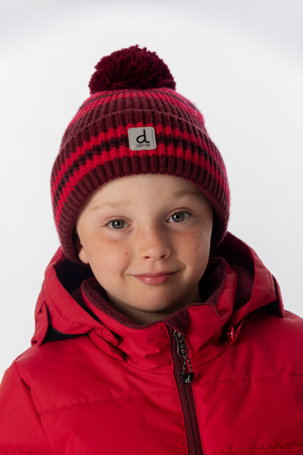 Bonnet d'hiver en tricot avec pompom bordeaux