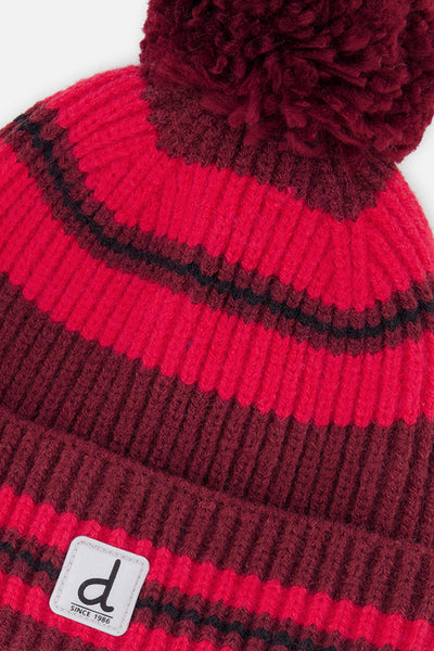 Bonnet d'hiver en tricot avec pompom bordeaux