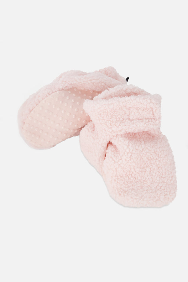 Pantoufles en sherpa rose pâle pour bébé