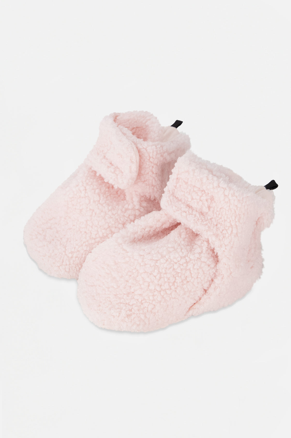 Pantoufles en sherpa rose pâle pour bébé
