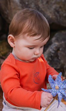 Langarm-Body aus Bio-Baumwolle, Koralle