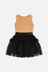 Ärmelloses Kleid aus zwei Materialien in Beige und Schwarz