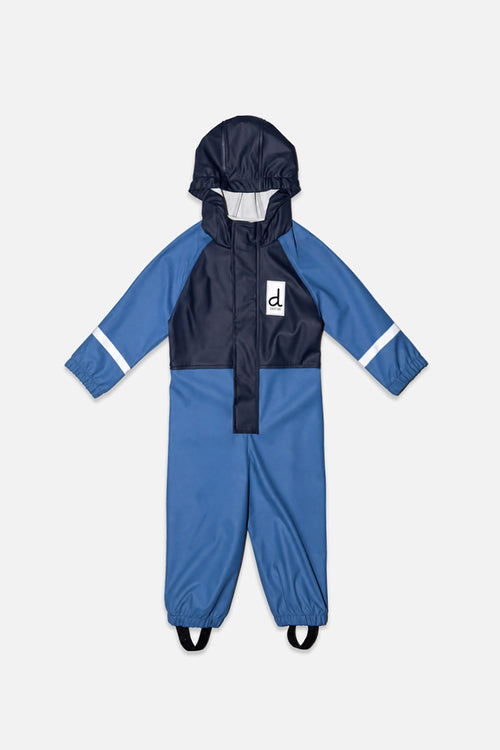Une pièce de pluie bleu
