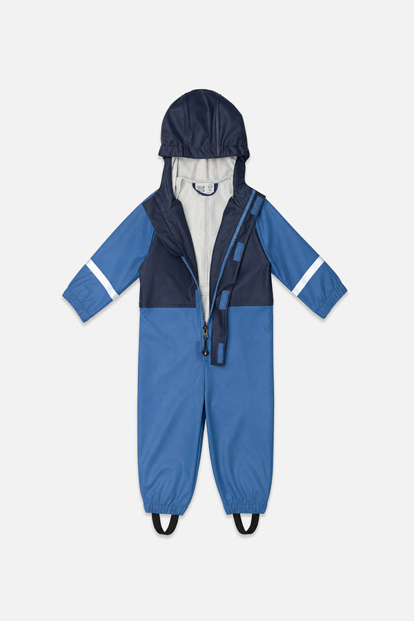Une pièce de pluie bleu