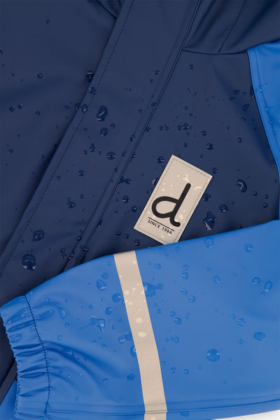 Une pièce de pluie bleu