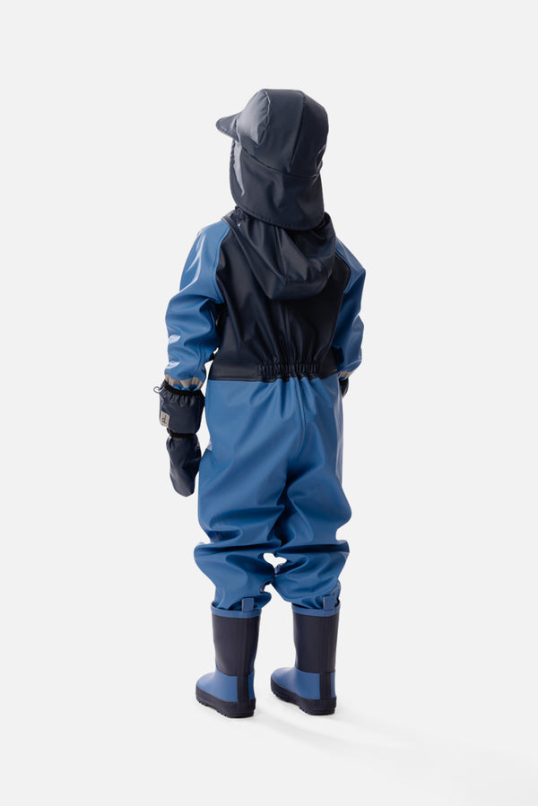 Une pièce de pluie bleu