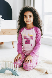 Zweiteiliger Pyjama aus Bio-Baumwolle mit rosa Chanukka-Muster